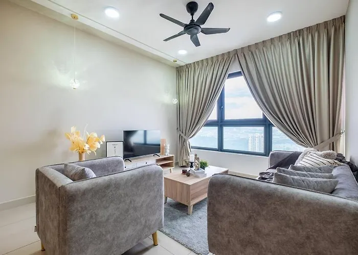 The Rest Nest Modern M Vertica 4Br Infinity Pool