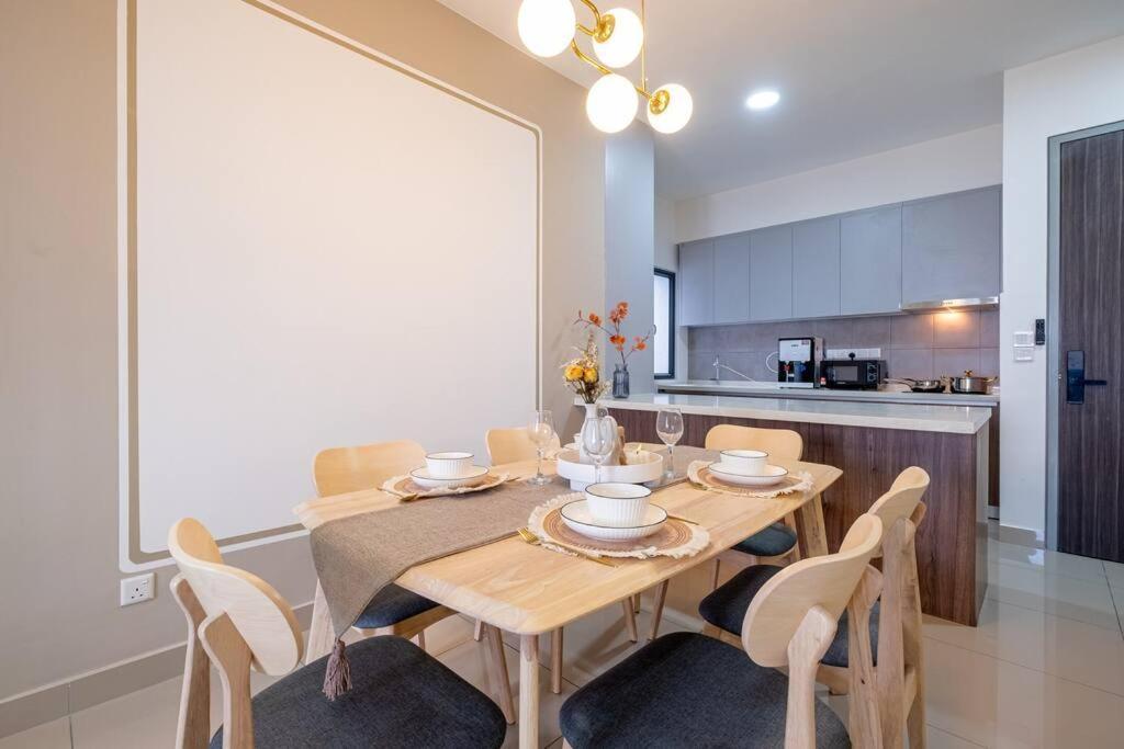 The Rest Nest Modern M Vertica 4br Infinity Pool * Kuala Lumpur