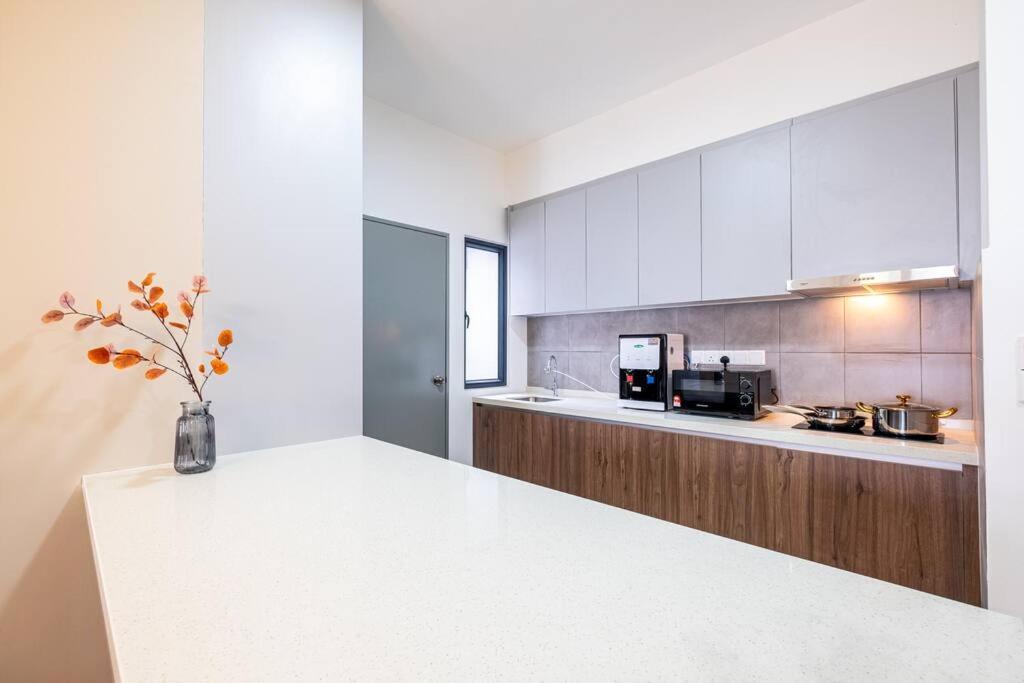 The Rest Nest Modern M Vertica 4br Infinity Pool * Kuala Lumpur