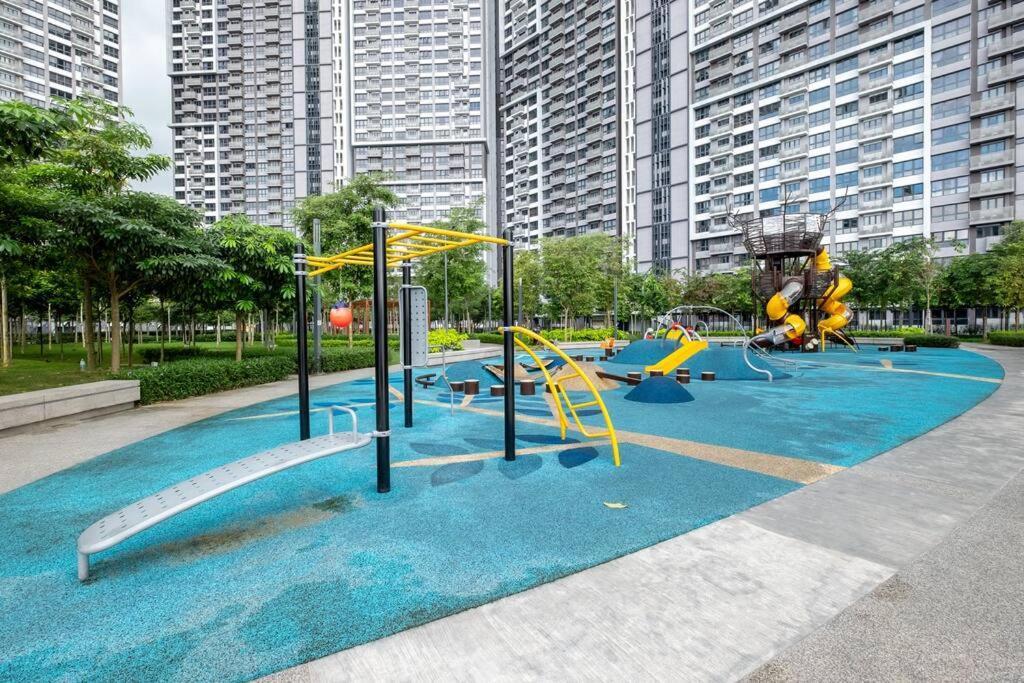 The Rest Nest Modern M Vertica 4br Infinity Pool