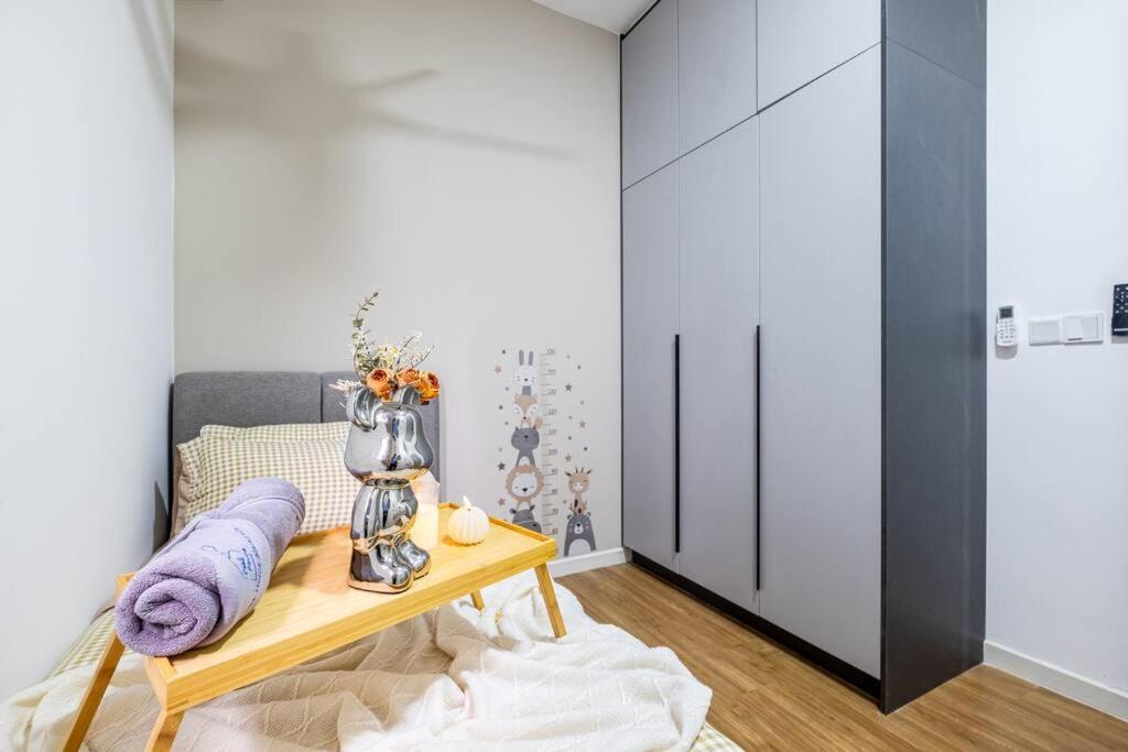 Apartment The Rest Nest Modern M Vertica 4br Infinity Pool *