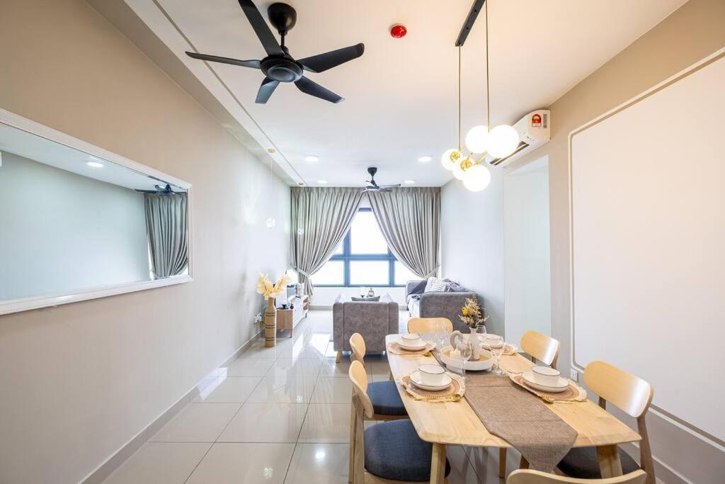 The Rest Nest Modern M Vertica 4br Infinity Pool * Kuala Lumpur