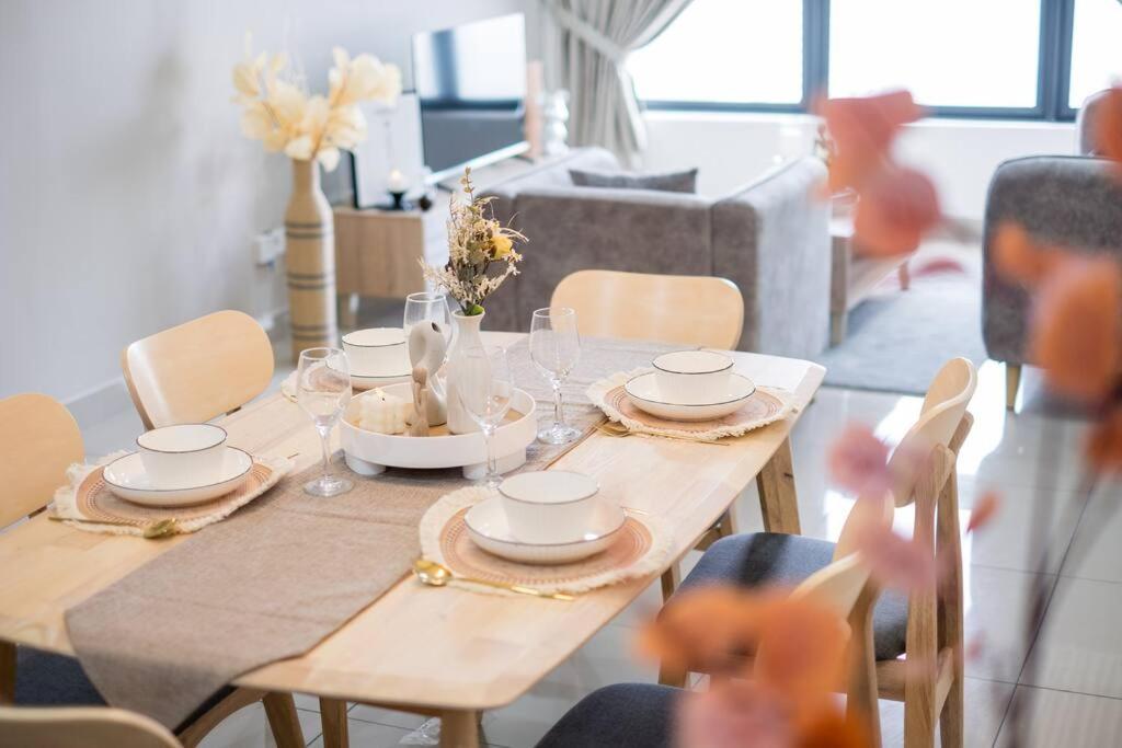The Rest Nest Modern M Vertica 4br Infinity Pool Apartment Kuala Lumpur