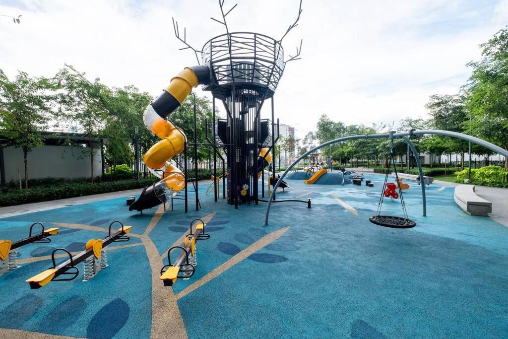 Apartment The Rest Nest Modern M Vertica 4br Infinity Pool Kuala Lumpur